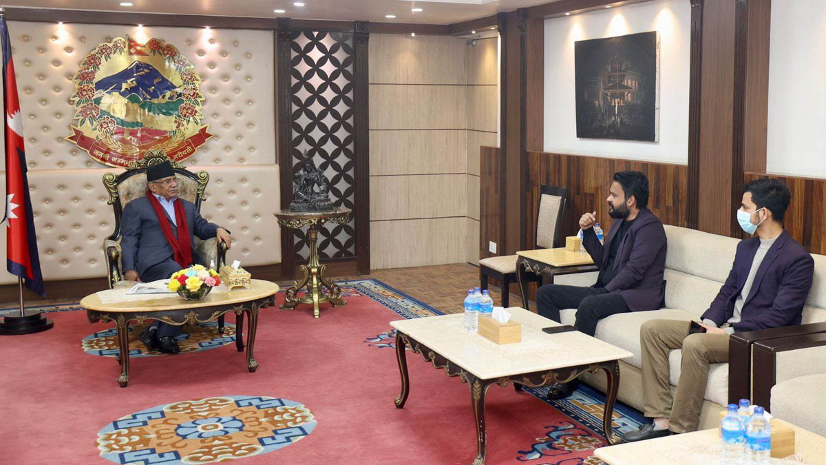 प्रधानमन्त्री र काठमाडौँ महानगर प्रमुखबीच भेटवार्ता